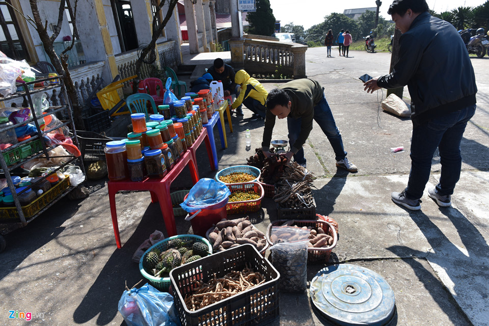 Nhiều nhà nghỉ trên đỉnh Mẫu Sơn bị bỏ hoang